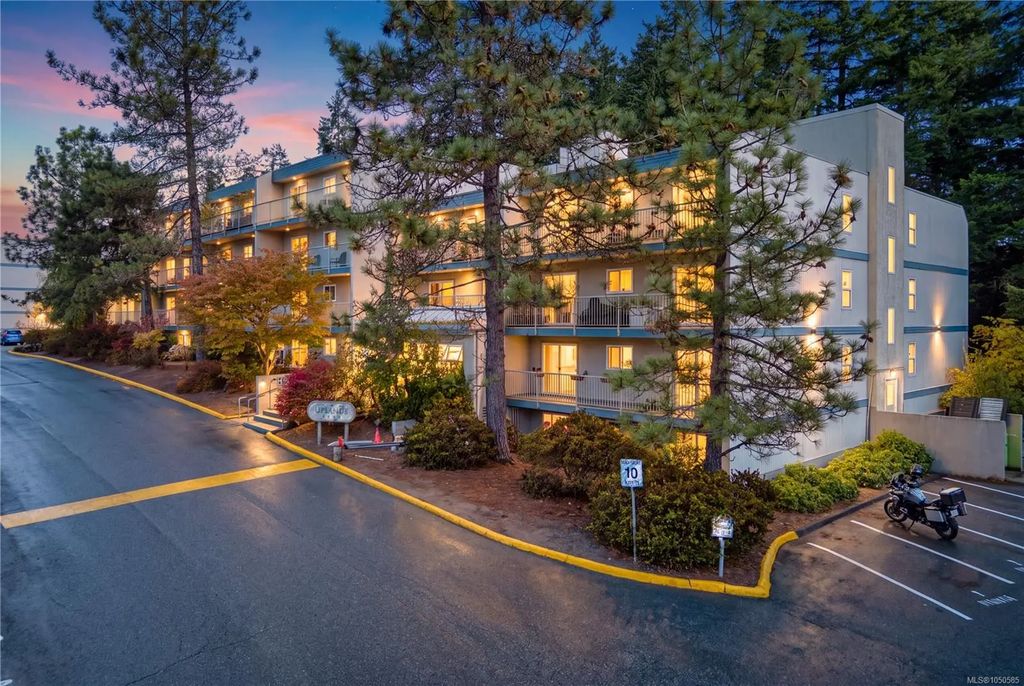 4720 Uplands Dr 405, Nanaimo