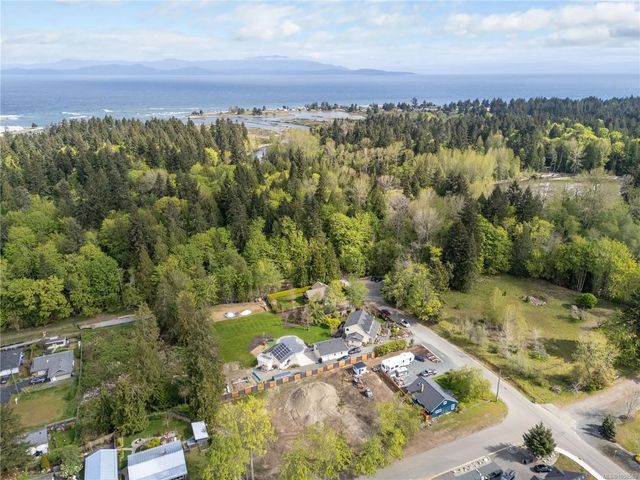 2 of 25 - 569 Tulip Ave, Parksville, BC