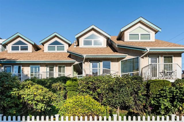 2 of 45 - 20 Menzies St 2, Victoria, BC
