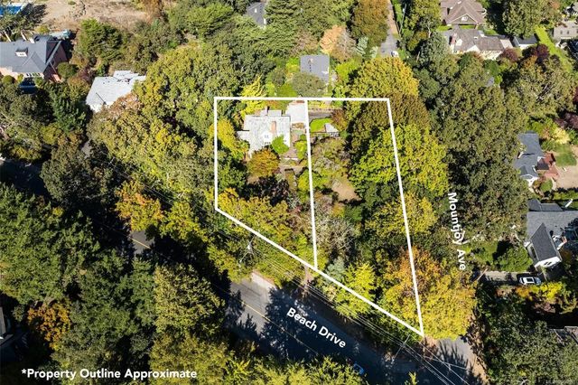 3 of 40 - 30 Beach Dr, Oak Bay, BC