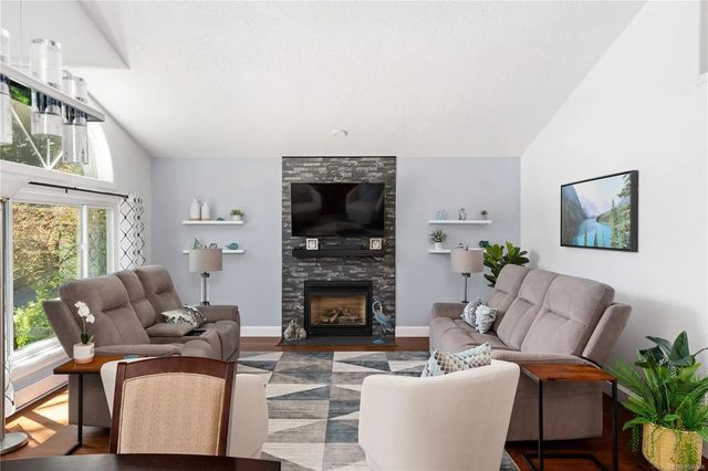 4 of 56 - 222 Ashley Pl, Langford, BC