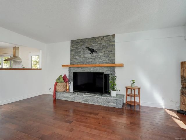 2 of 43 - 5190 Lochside Dr, Saanich, BC