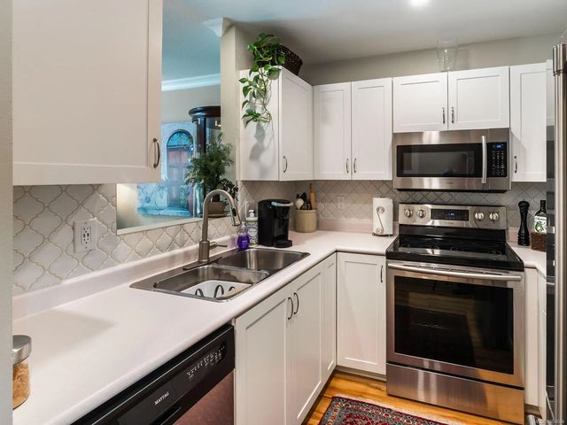 4 of 35 - 6012 Jake's Pl, Nanaimo, BC