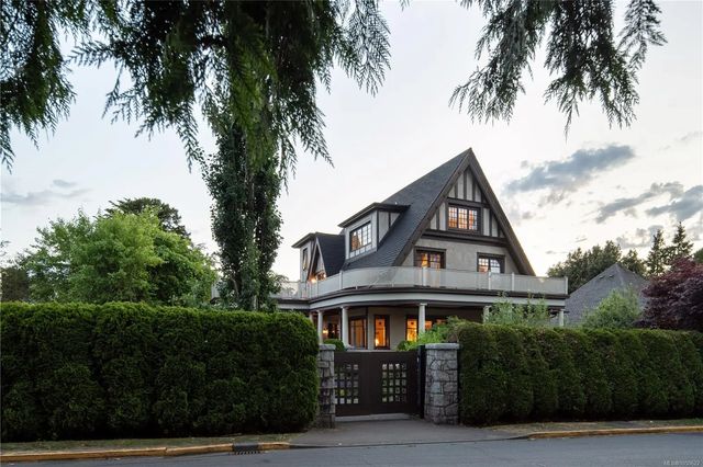 2 of 77 - 1030 St. Charles St, Victoria, BC