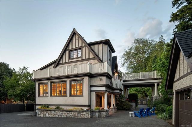 3 of 77 - 1030 St. Charles St, Victoria, BC