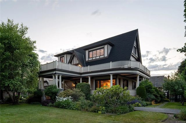 4 of 77 - 1030 St. Charles St, Victoria, BC