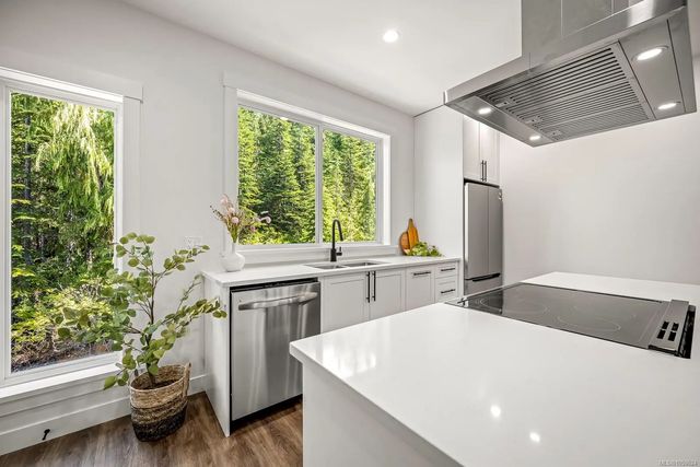 5 of 57 - 1328 Nordic Dr A, Courtenay, BC