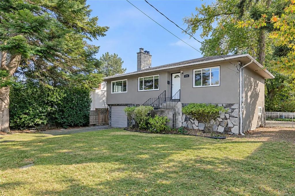 1711 Christmas Ave, Saanich