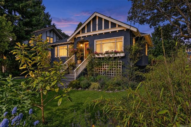 2 of 54 - 970 Bank St, Victoria, BC
