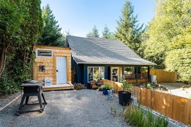 4 of 49 - 3668 Princess Ave, Cobble Hill, BC