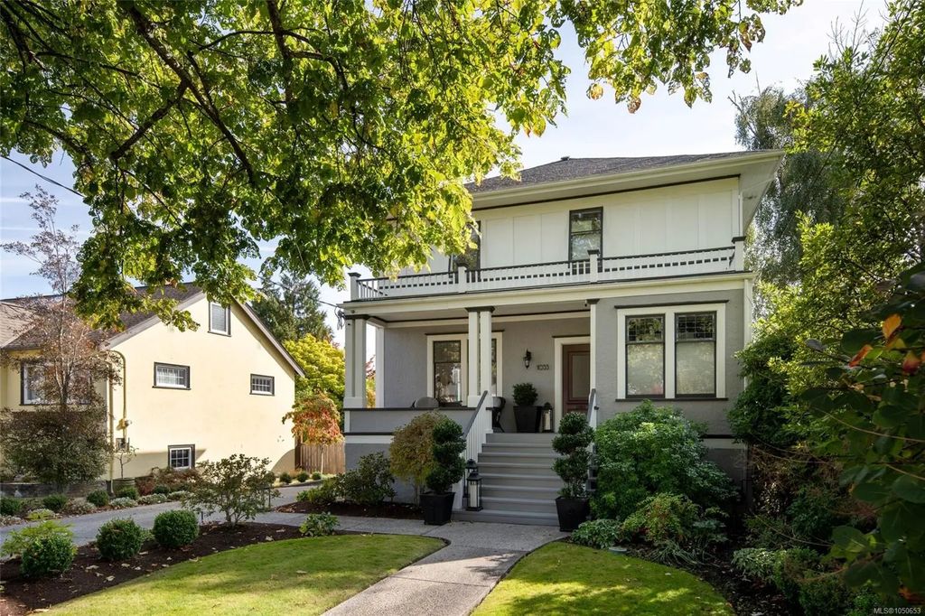 1033 Monterey Ave, Oak Bay