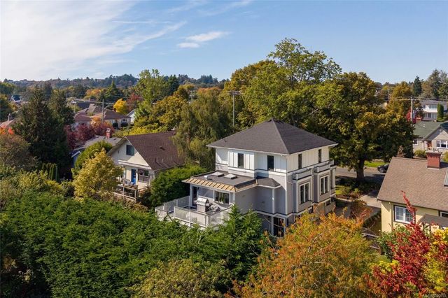 3 of 52 - 1033 Monterey Ave, Oak Bay, BC