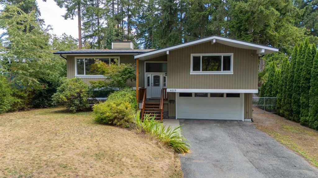 6213 Lakes Rd, Duncan