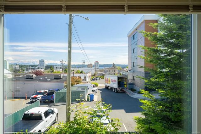 2 of 32 - 240 Milton St 305, Nanaimo, BC