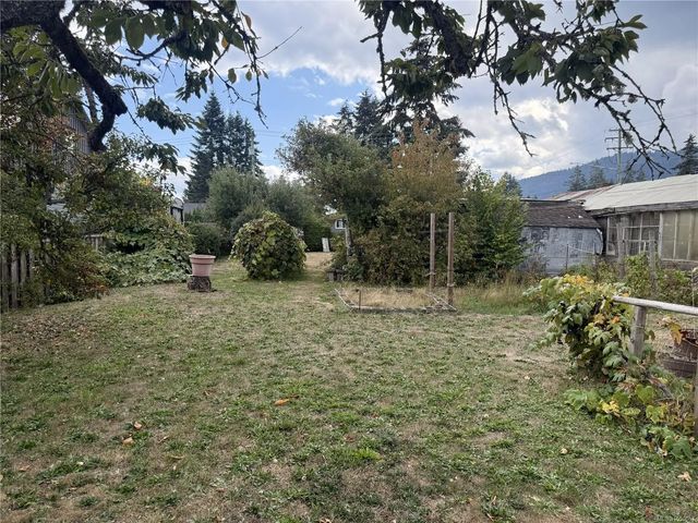 3 of 6 - 532 Buller St, Ladysmith, BC