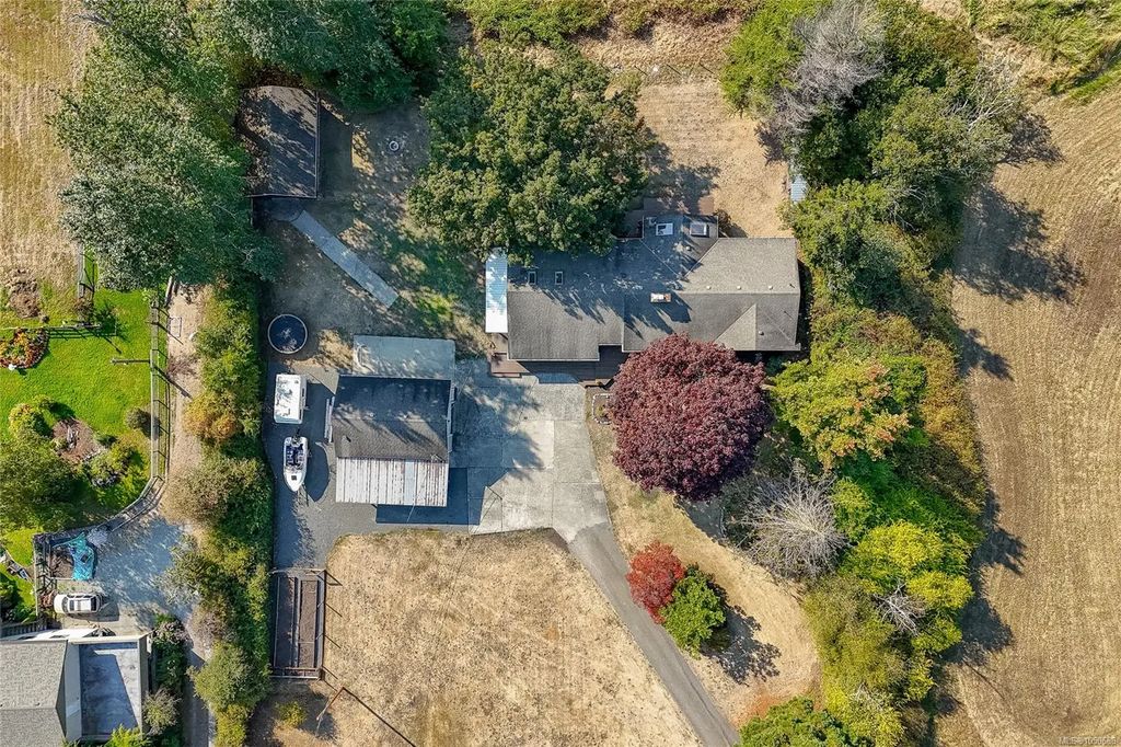 6390 Welch Rd, Central Saanich