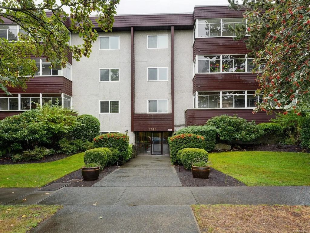 1019 Mcclure St 403, Victoria