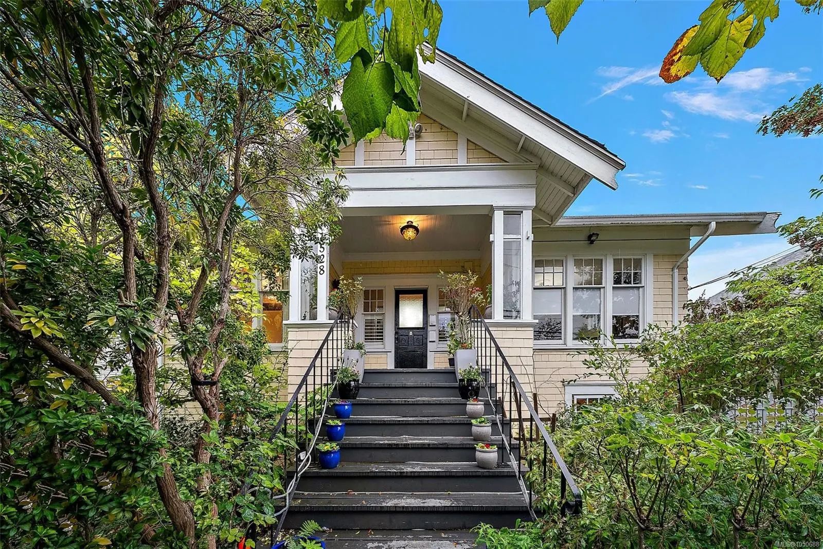 Victoria Homes for Sale in the neighborhood of  in the Zipcode of V8R 4Z9