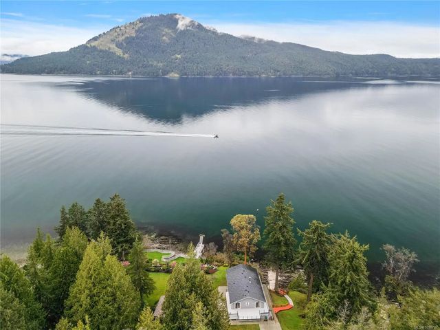 3 of 32 - 976 Lands End Rd, North Saanich, BC