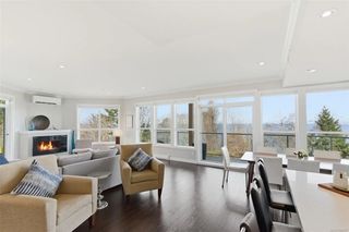 439 College Rd 204, Qualicum Beach