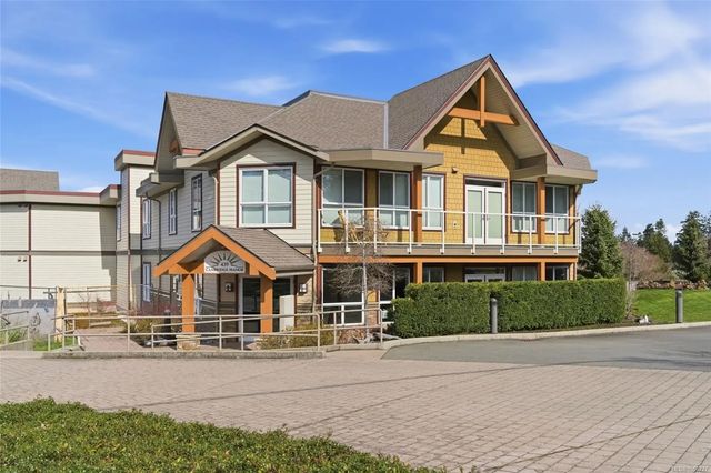 2 of 31 - 439 College Rd 204, Qualicum Beach, BC