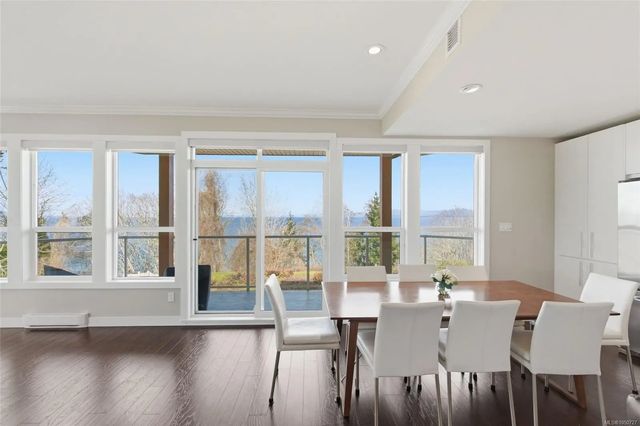 4 of 31 - 439 College Rd 204, Qualicum Beach, BC