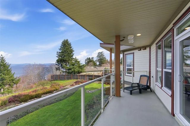 5 of 31 - 439 College Rd 204, Qualicum Beach, BC