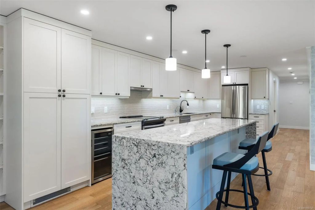 2930 Cook St 207, Victoria