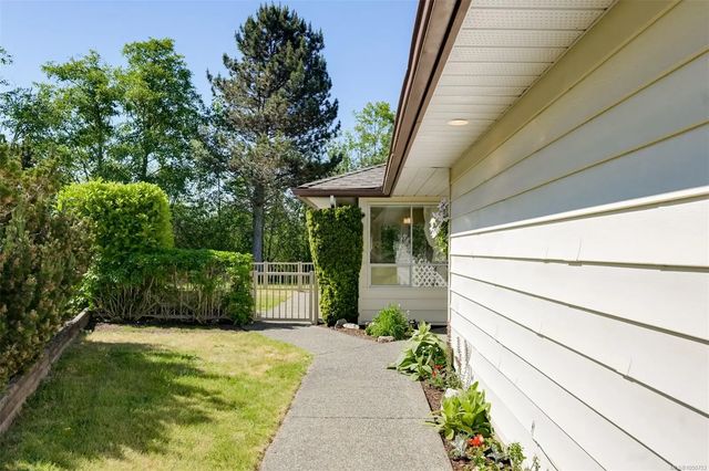 5 of 66 - 574 Cedar Cres, Cobble Hill, BC