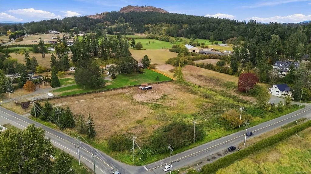 4143 Blenkinsop Rd, Saanich