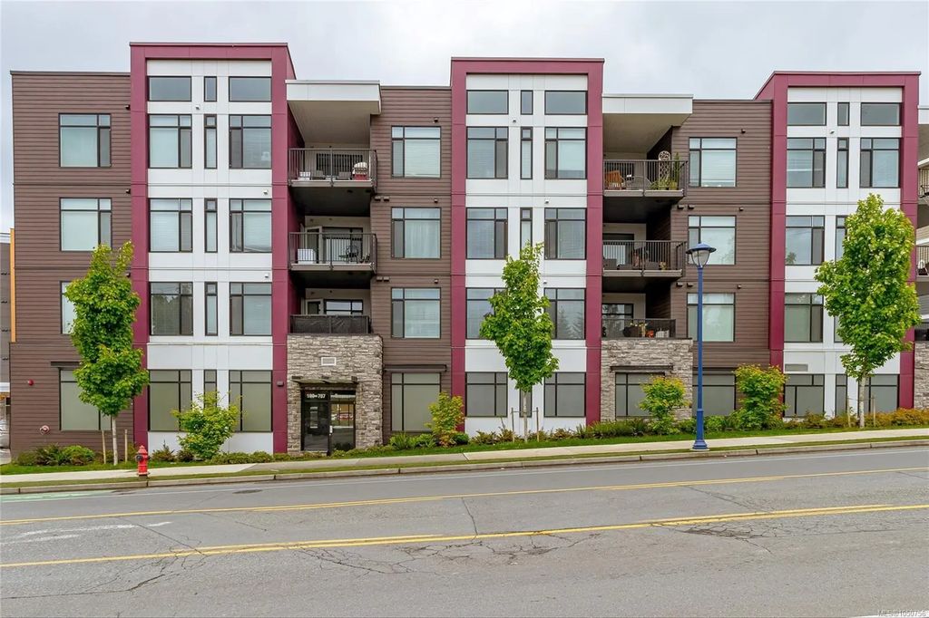 707 Treanor Ave 207, Langford