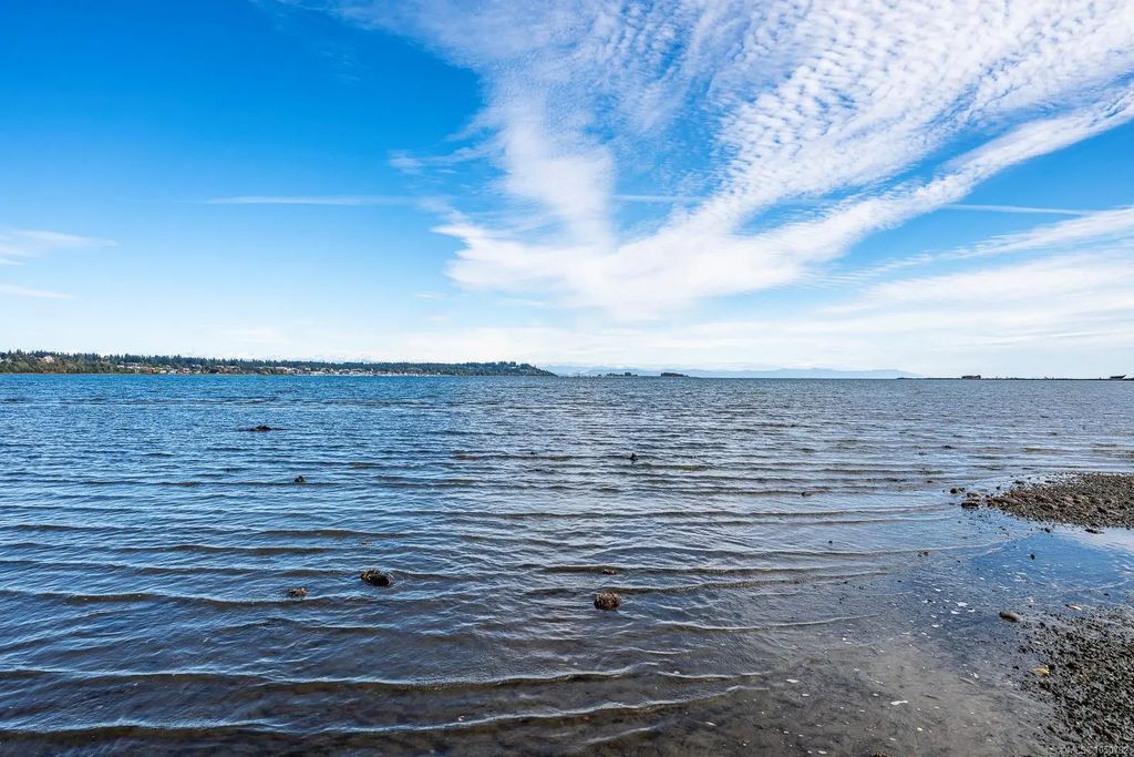 3632 Island Hwy S, Courtenay