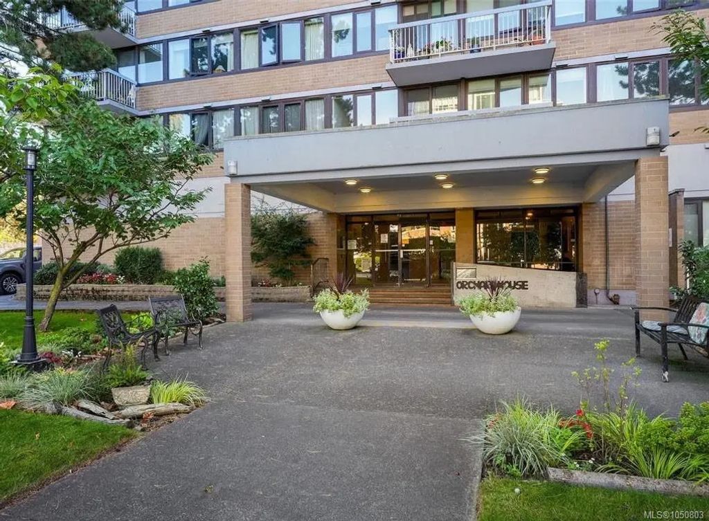 647 Michigan St 408, Victoria
