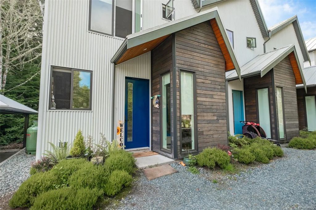 590 Marine Dr 1, Ucluelet