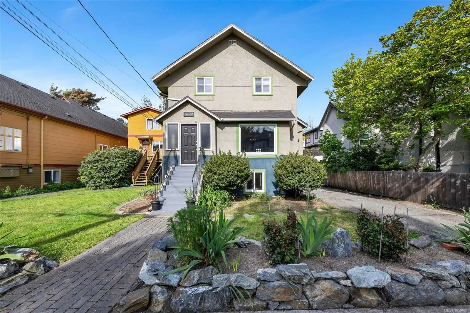 1050821, Residential, 1622 Camosun St, Victoria, BC, , , V8T 3E6