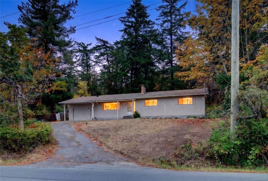 4439 Blenkinsop Rd, Saanich