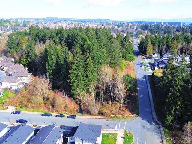 4 of 10 - 1015 Park Ave, Nanaimo, BC