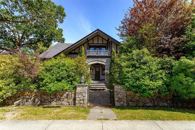 2 of 71 - 875 Richmond Ave, Victoria, BC