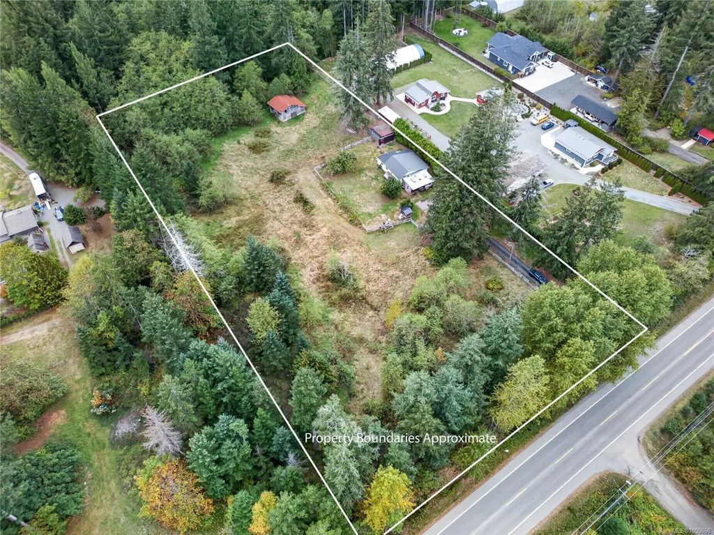 6553 Island Hwy N, Merville
