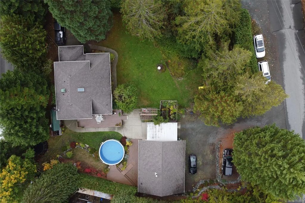 100 Elk Rd, Lake Cowichan