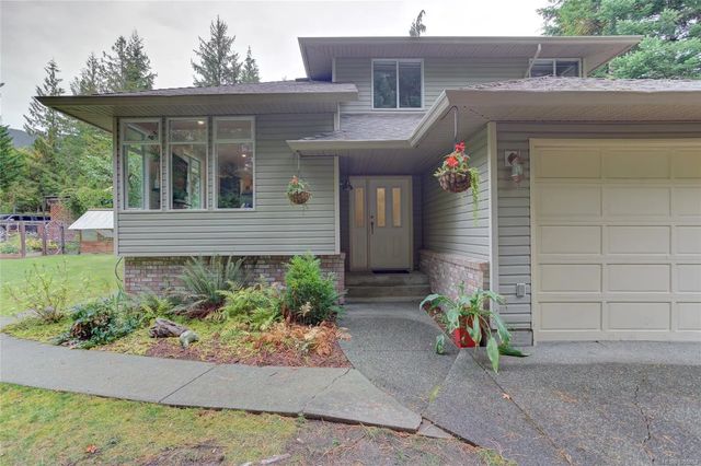 2 of 58 - 100 Elk Rd, Lake Cowichan, BC
