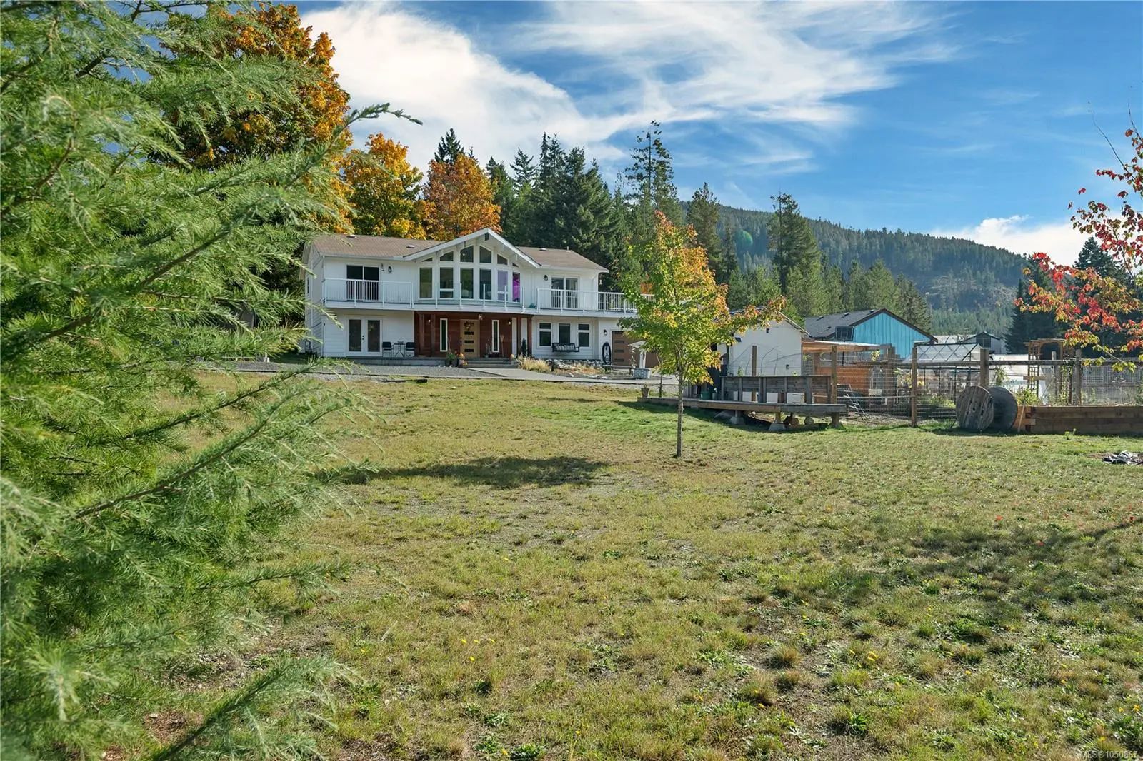 MLS #1050867 for Sale at 527 Burman Crt, in the city of Gold River, V0P 1G0