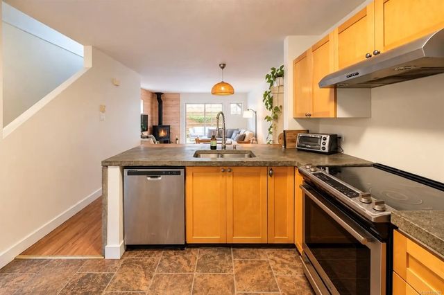 2 of 26 - 301 Arnet Rd 1, Tofino, BC