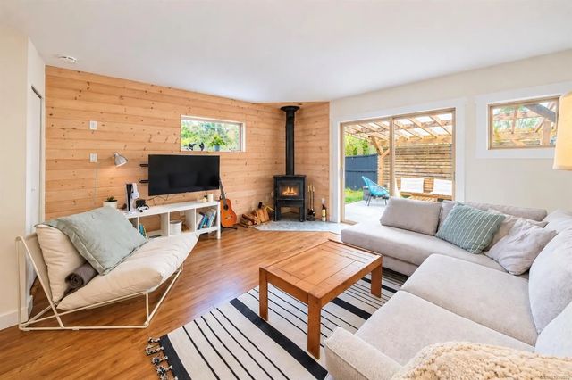 5 of 26 - 301 Arnet Rd 1, Tofino, BC