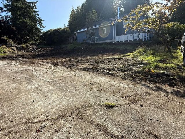 4 of 10 - 224 Alder St, Ucluelet, BC