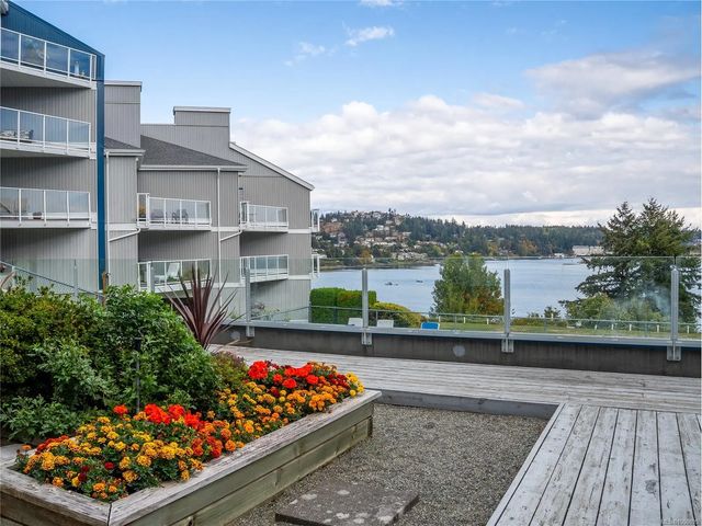 5 of 24 - 2560 Departure Bay Rd 303, Nanaimo, BC