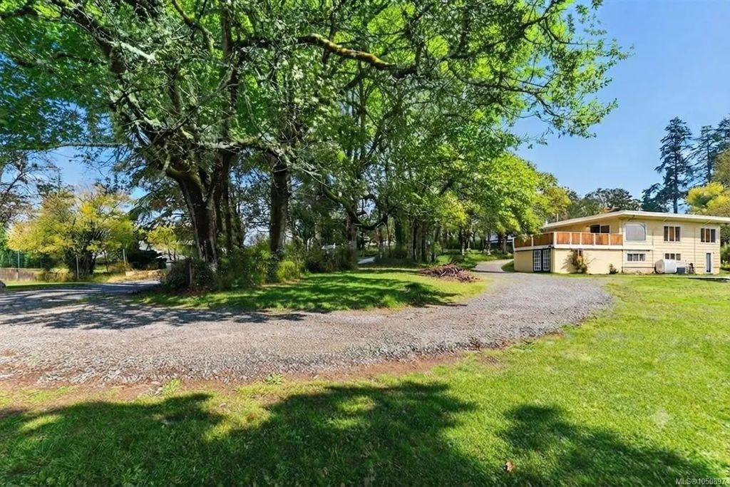4589 Scarborough Rd, Saanich