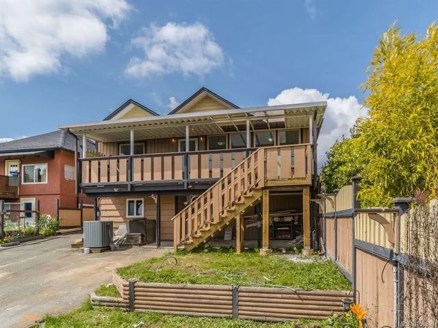 4 of 39 - 18 Gillespie St S, Nanaimo, BC