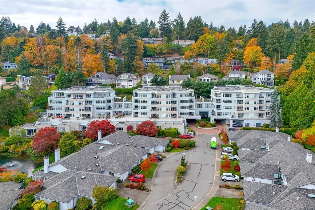 5110 Cordova Bay Rd 501, Saanich