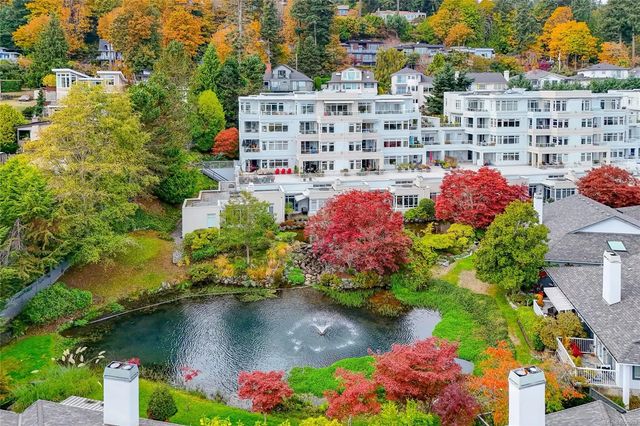 2 of 53 - 5110 Cordova Bay Rd 501, Saanich, BC
